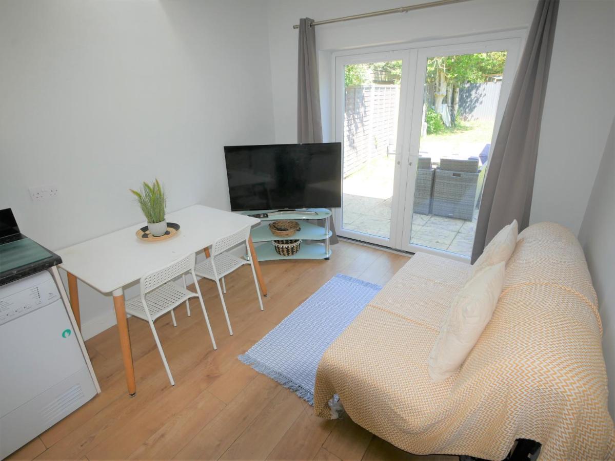 Turay Court Holiday Apartments Bournemouth Esterno foto