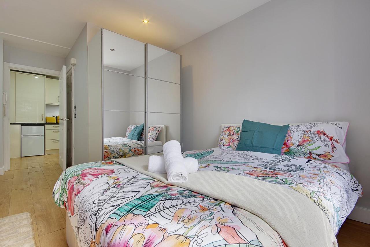 Turay Court Holiday Apartments Bournemouth Esterno foto