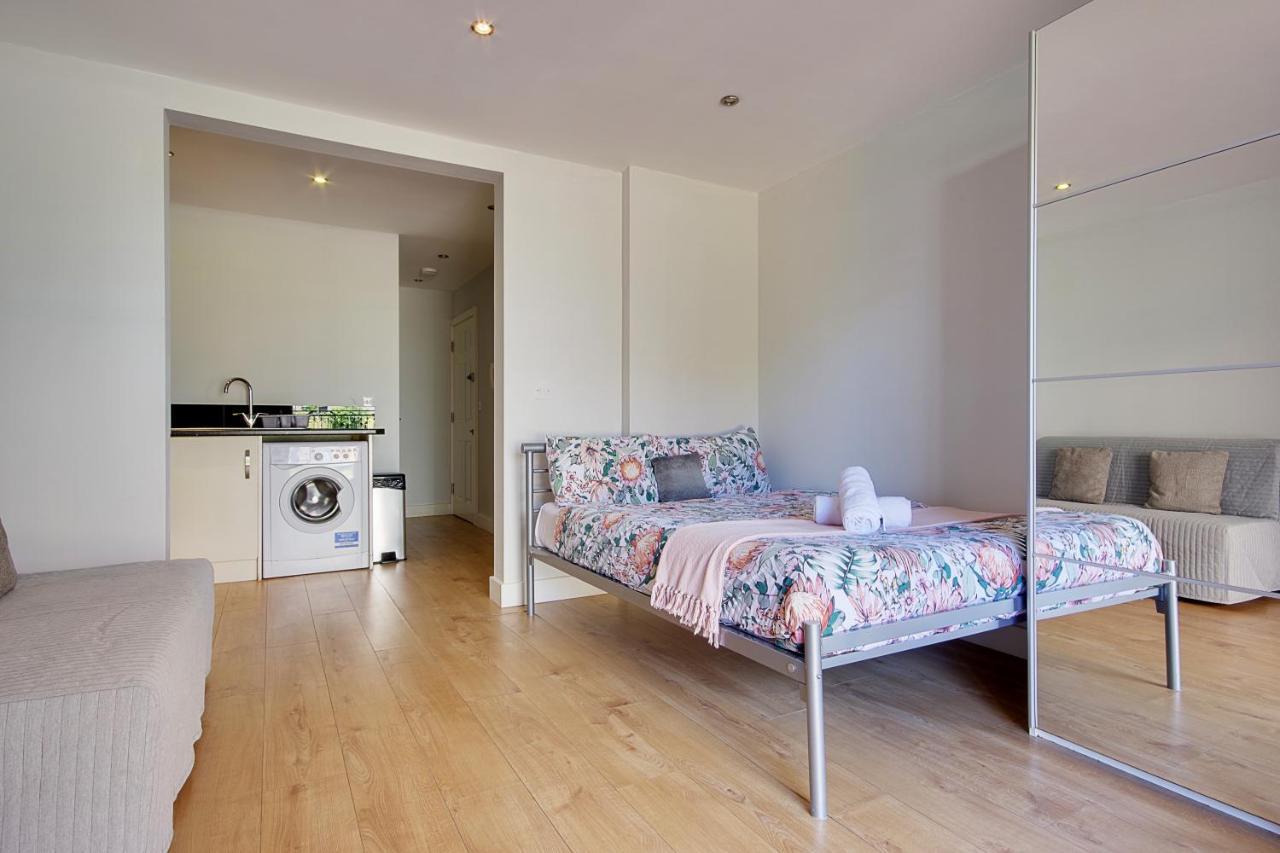 Turay Court Holiday Apartments Bournemouth Esterno foto