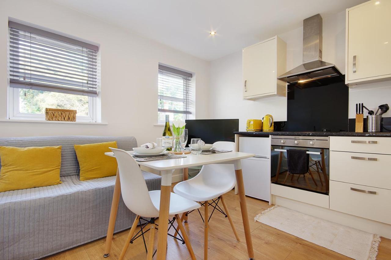 Turay Court Holiday Apartments Bournemouth Esterno foto