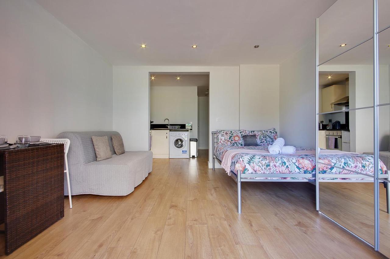 Turay Court Holiday Apartments Bournemouth Esterno foto