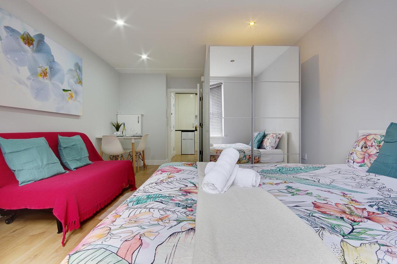 Turay Court Holiday Apartments Bournemouth Esterno foto