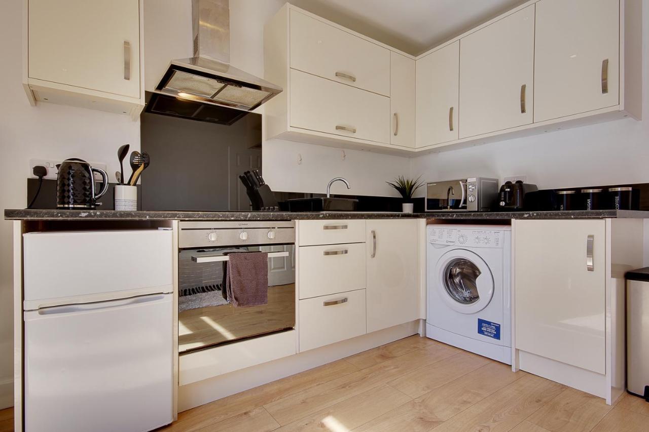 Turay Court Holiday Apartments Bournemouth Esterno foto