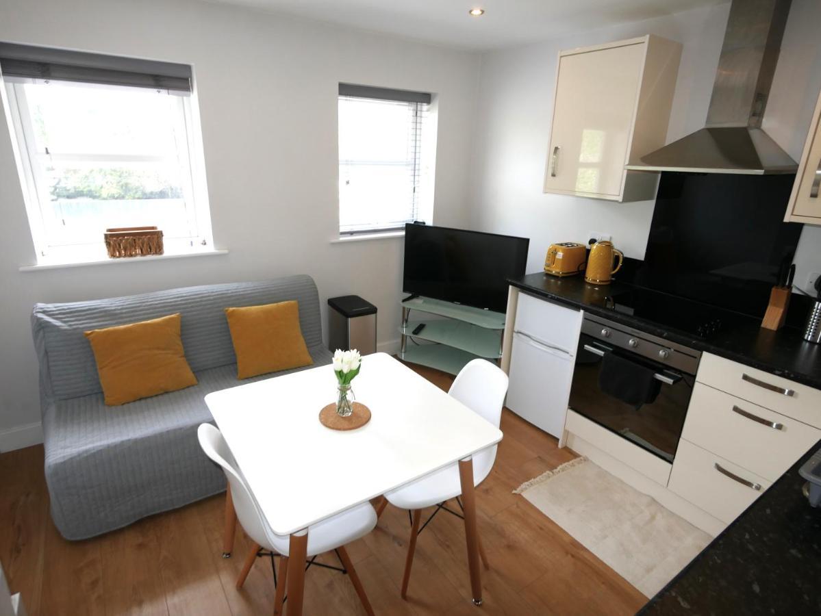 Turay Court Holiday Apartments Bournemouth Esterno foto